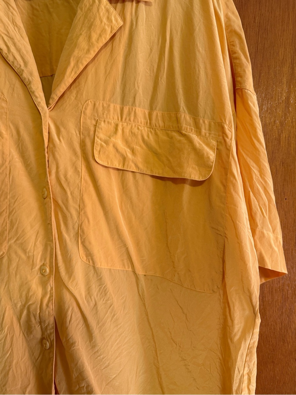 🌝 Vintage Silk button down shirt 🌝 - Picture 4 of 7